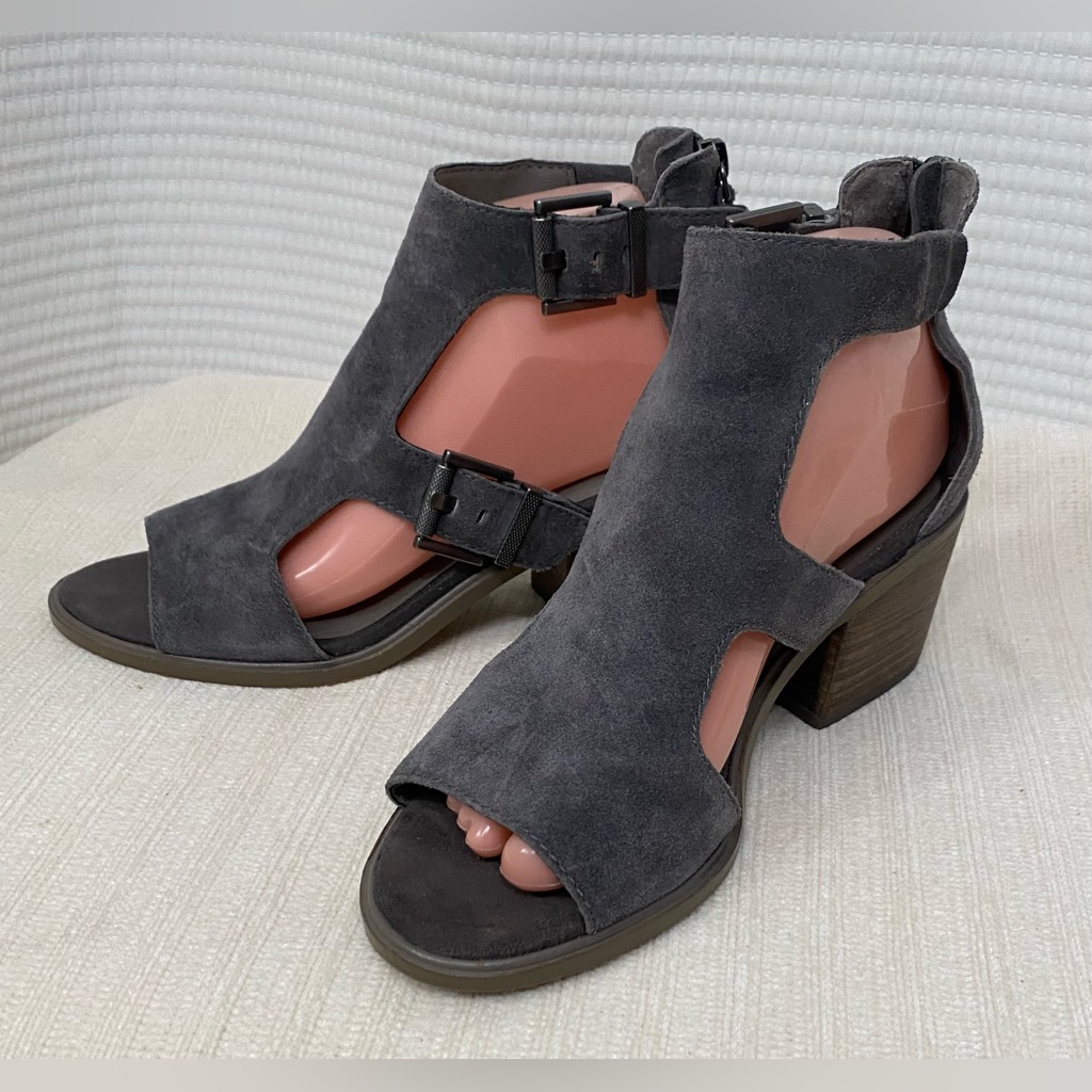 Nicole Jahida Suede Gray Sandal Size 8